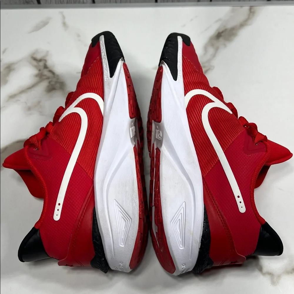 Nike red/white Star Runner shoes size 6Y